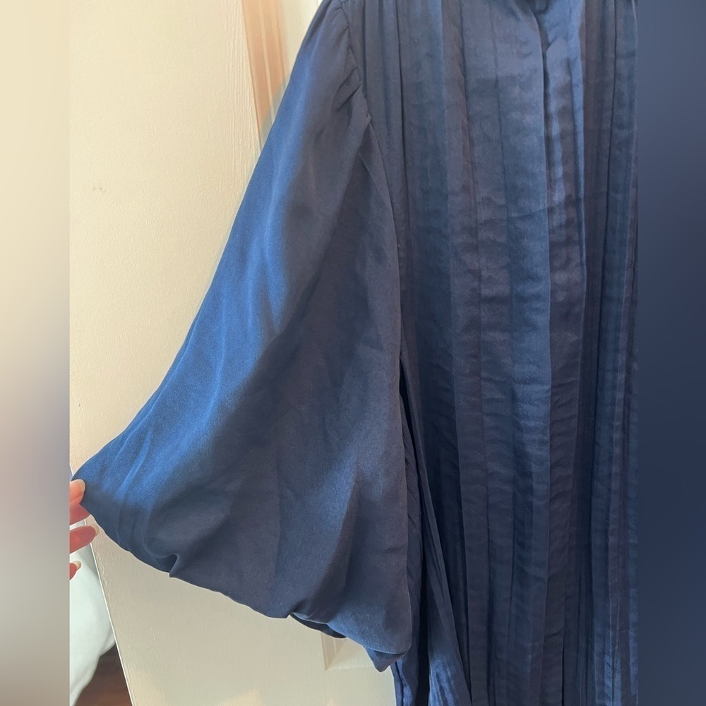 Vince Camuto Pleated Puff Sleeve Rumple Blue Blouse - Picture 7 of 16